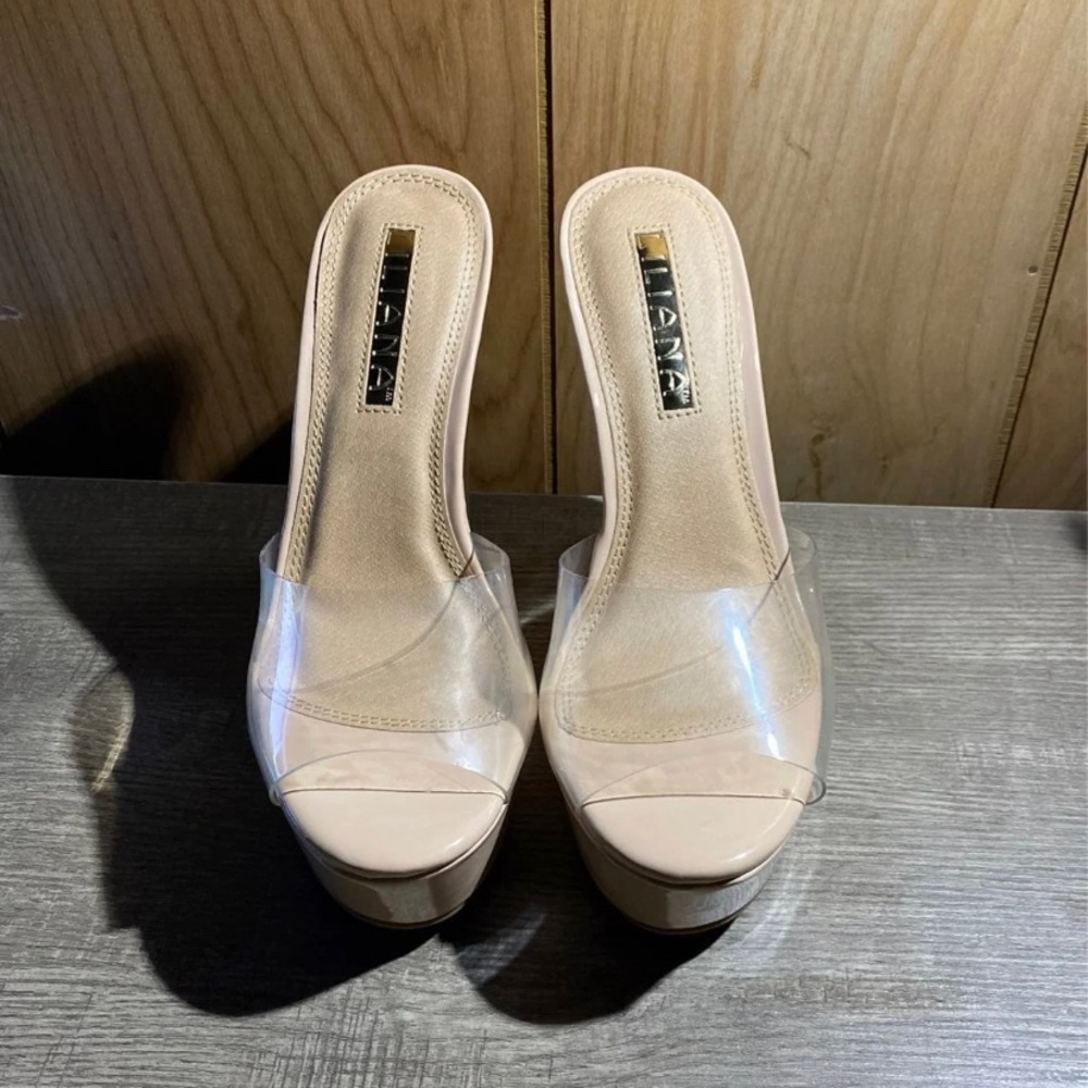 Tan And Clear Wedges - Picture 2 of 3